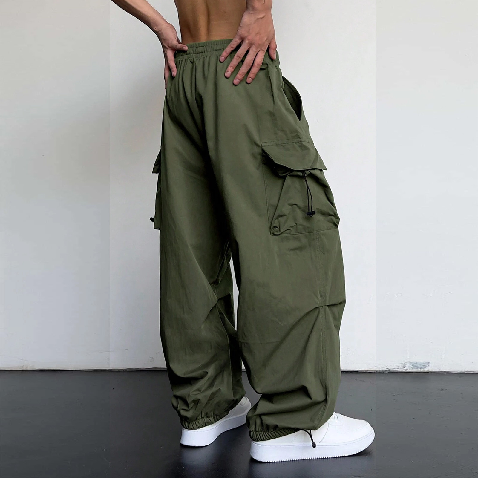 thumbnail image 4 of Pantalones cargo informales para hombre: color liso, cuatro bolsillos, cintura ajustable, material de imitación de sarga, ropa urbana para todas las estaciones, tallas US/UK/EU S-XXXL., 4 of 8